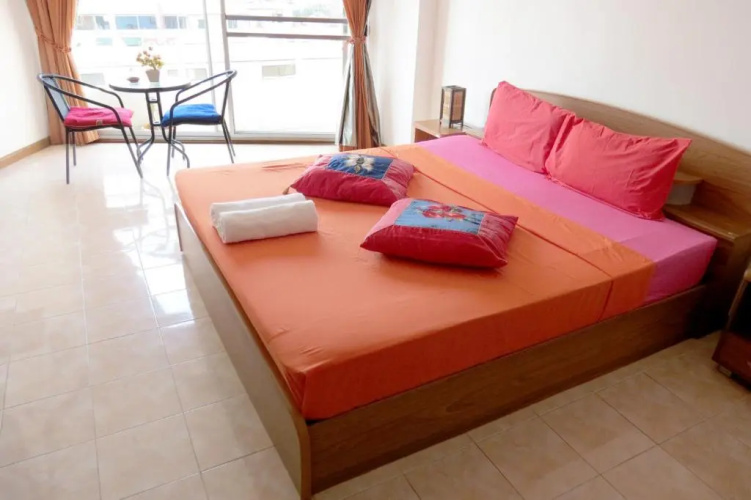 View Talay 1B Apartments