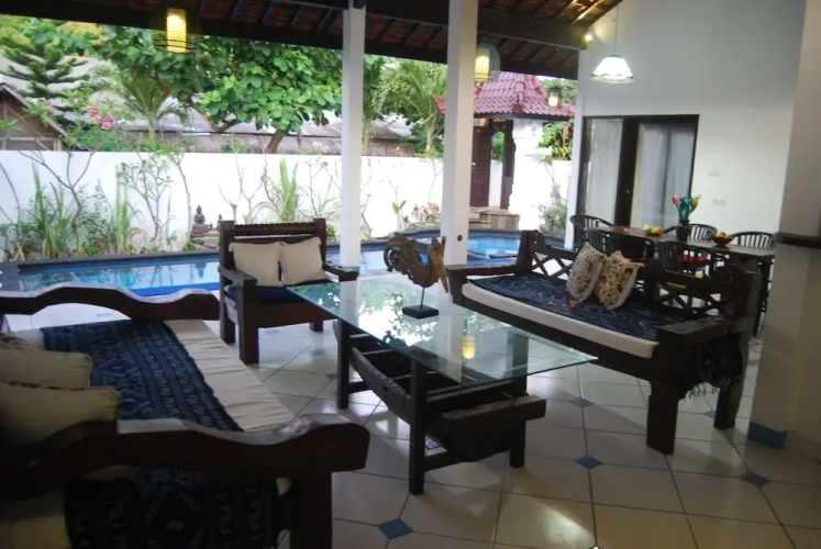 2 Bedrooms Villa