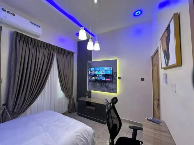 Elconia Apartments