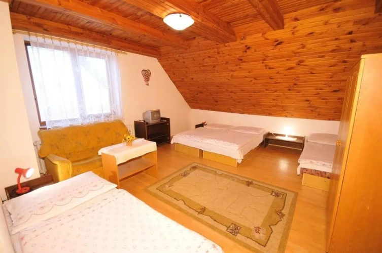 Deluxe Quadruple room