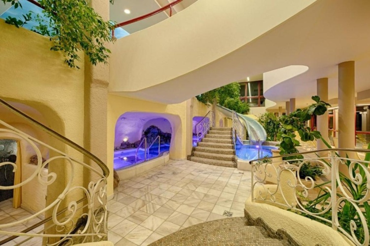 Suite with balcony and with view