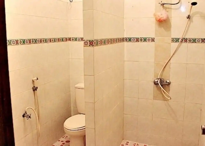 5 Bedrooms Family Villa