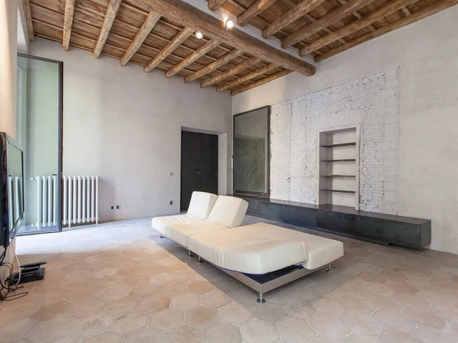 Rental in Rome Loophouse