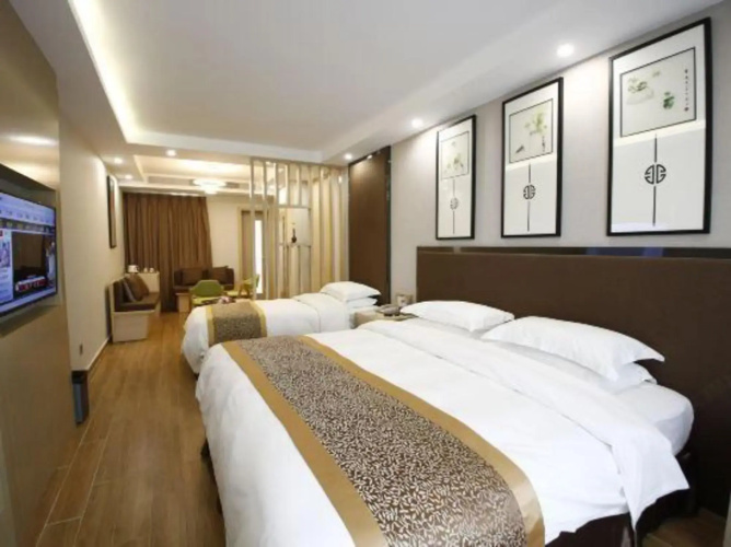 Jinhu Hotel