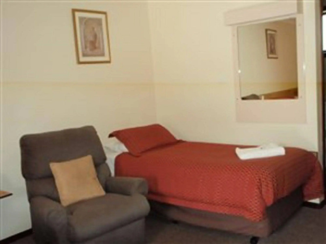 Aalbany Motel