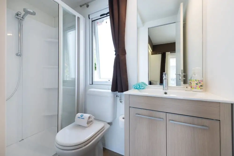 3 Bedrooms Comfort room