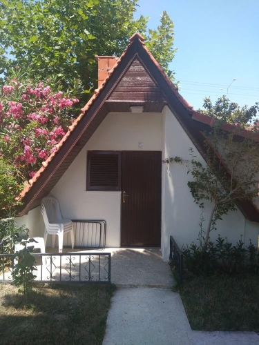 Bungalow with balcony