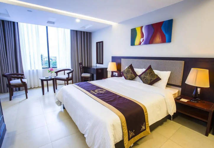 Golden Hotel