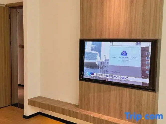 1 Bedroom Executive Suite with city view
