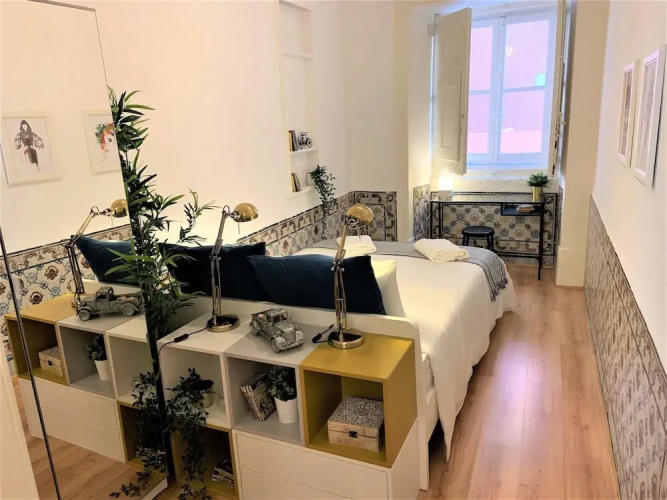 Beautiful flat with balcony & Great location