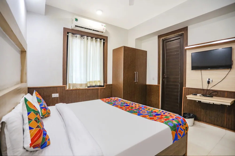 Fabhotel The Horizon