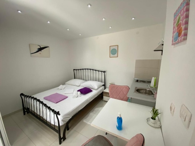 1 Bedroom Apartment with balcony and with view
