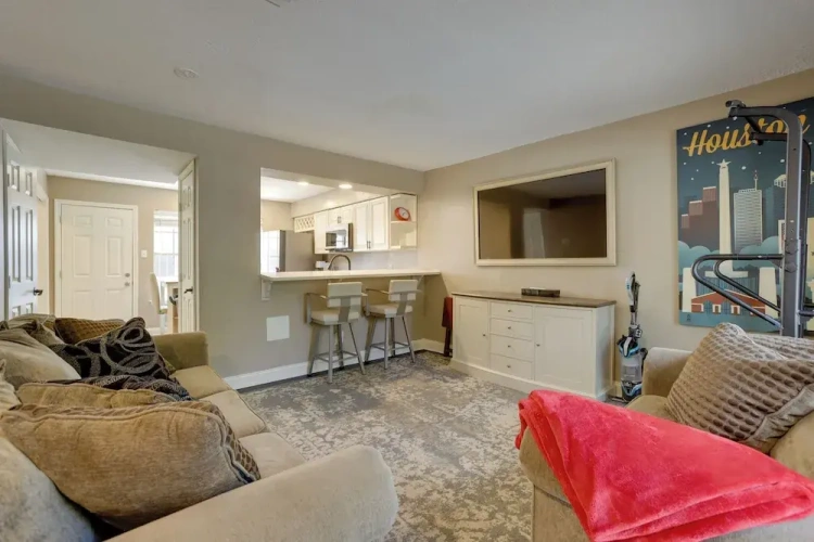 2 Bedrooms Apartment