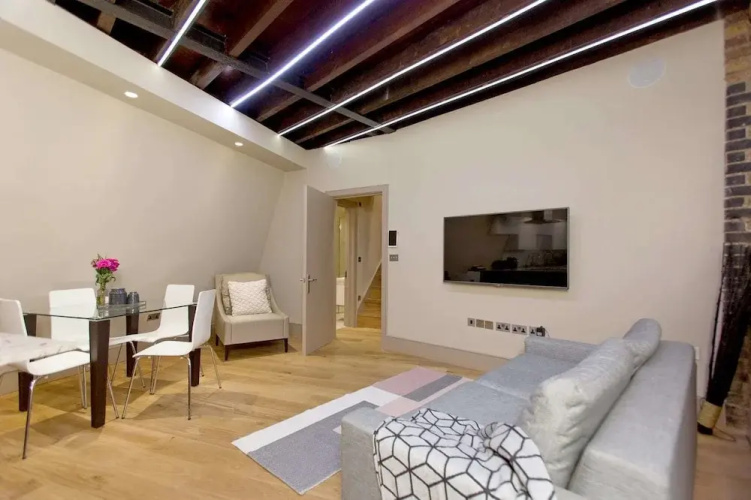 Luxury Loft Oxford Street with AC