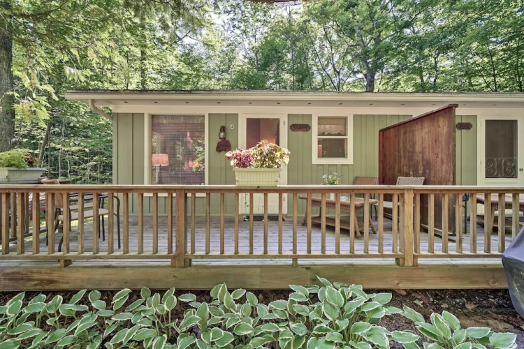 Cottage with balcony