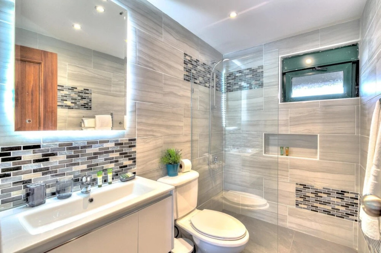 Beach Apartment 10mbps internet & Smart TV's