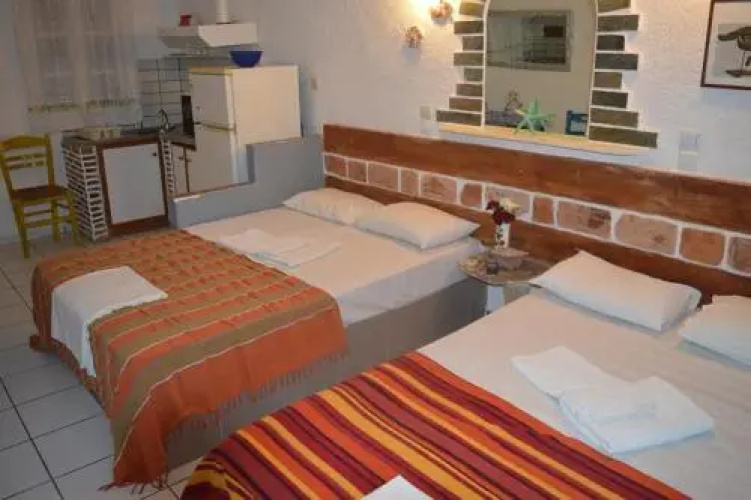 Aposperitis Rooms & Apartments