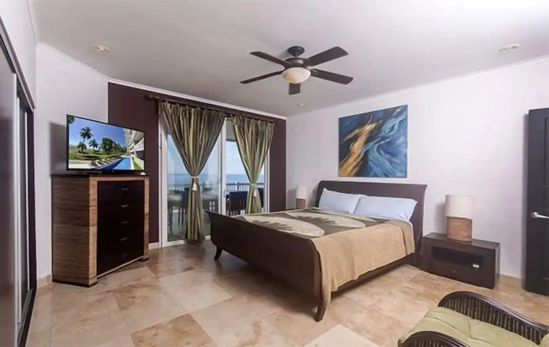 3 Bedrooms Luxury Penthouse room beachfront