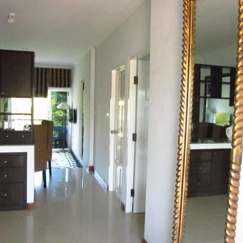 2 Bedrooms Classic Apartment with balcony and with city view