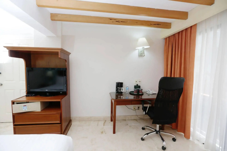 Capital Plaza Hotel