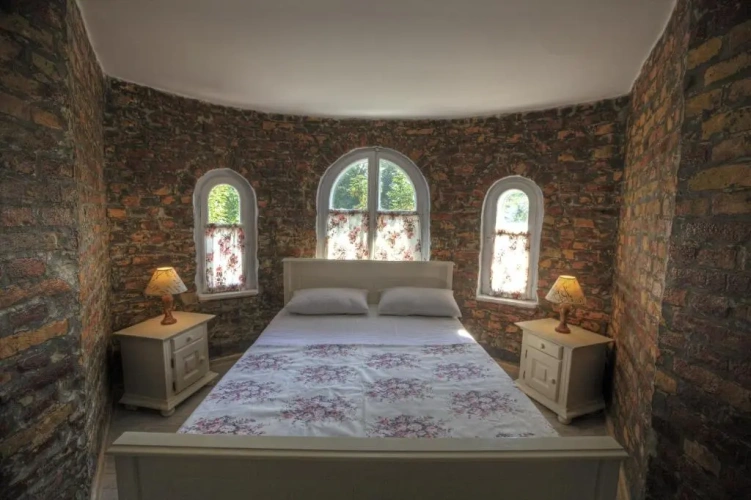 3 Bedrooms Duplex Apartment