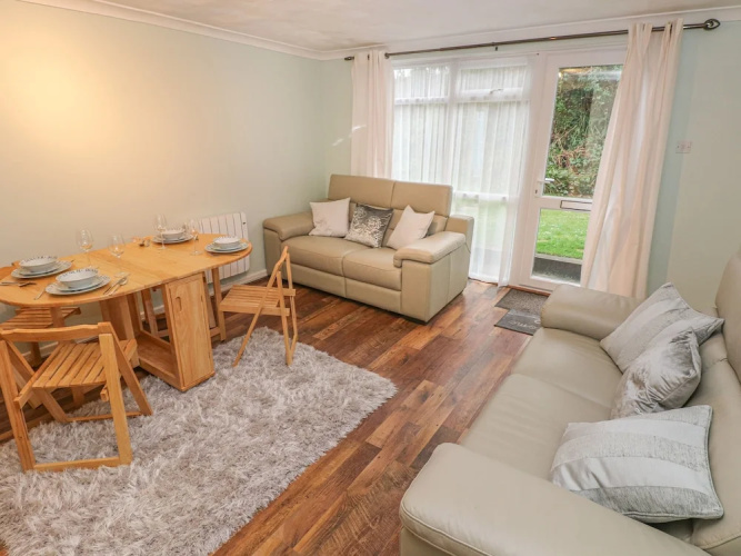 Greenacre Apartment