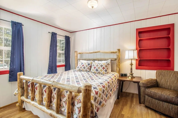 Black Bear Cottage - 2 Br Cottage
