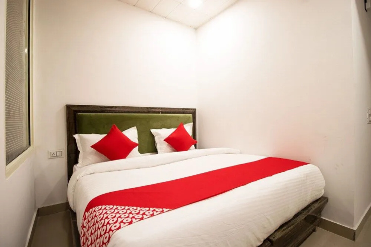 OYO 44094 Grand Inn