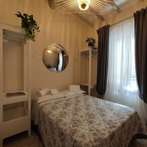Economy room