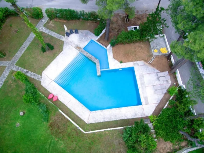 2 Bedrooms Villa