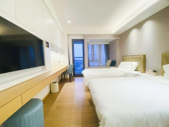 Rho Hotel