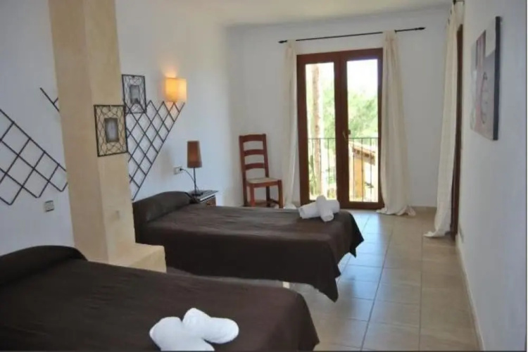 Villa - 6 Bedrooms with Pool and WiFi - 103977