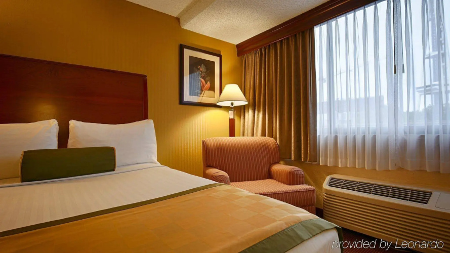 Executive Inn by the Space Needle