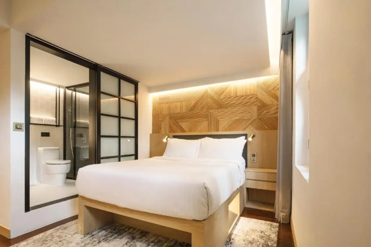 Premier room