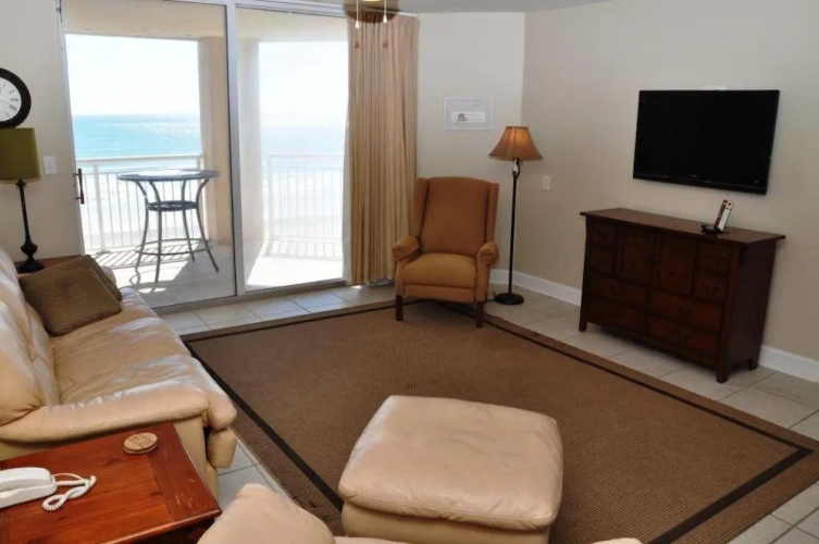 Hyperion Towers 302 - 2 Br condo by RedAwning