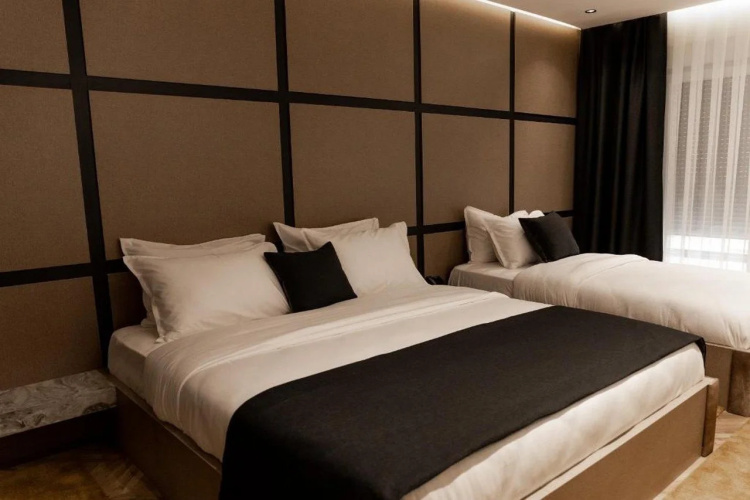 Ador Hotel