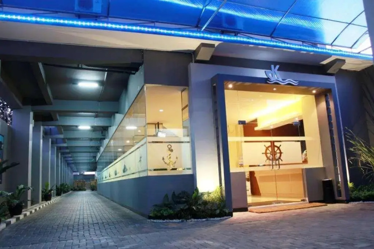 Dermaga Keluarga Hotel