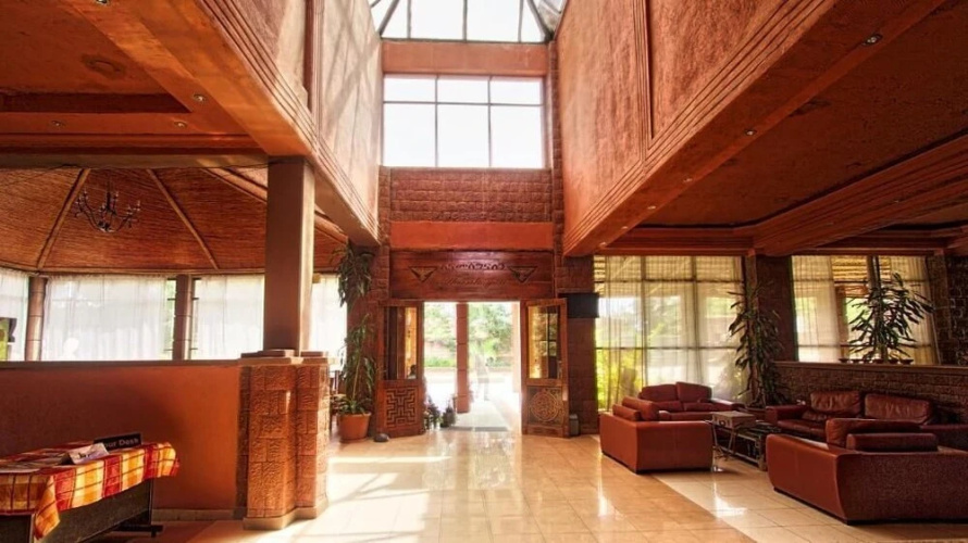 Lal Hotel and Spa