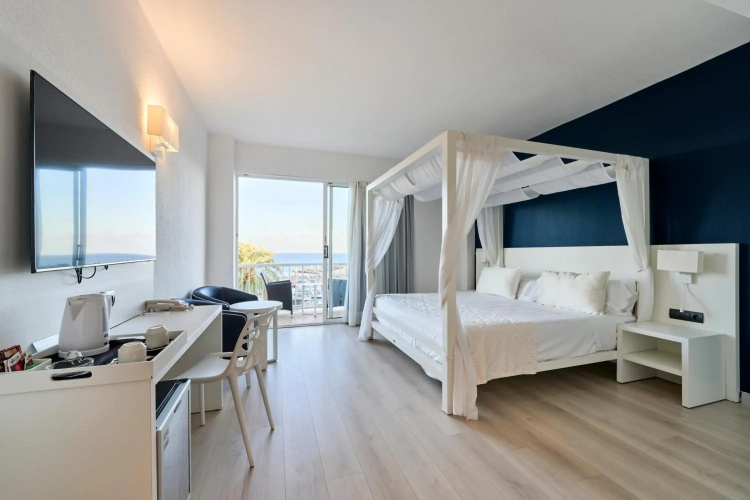 Catalonia Del Mar - Adults Only