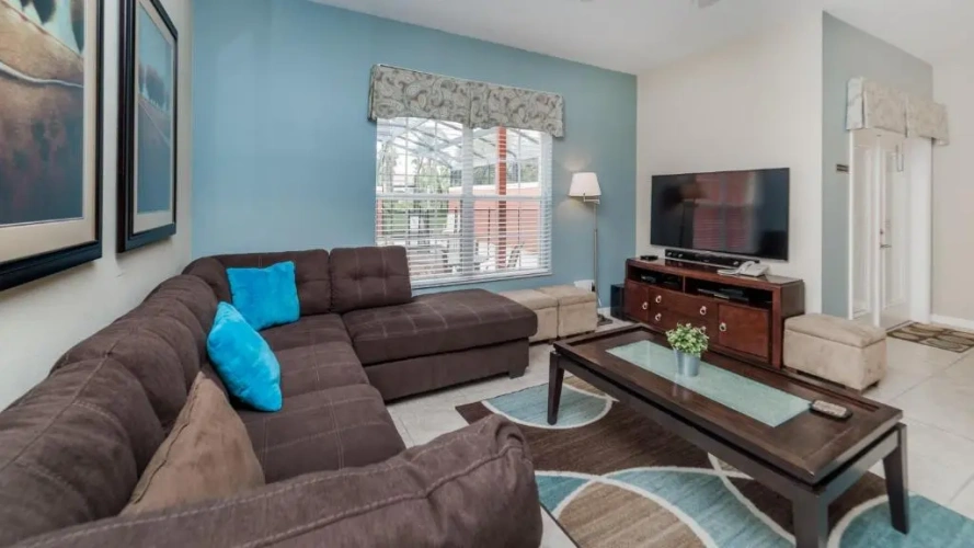 4 Bedrooms Cottage