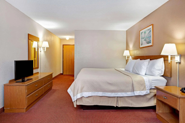 Days Inn Charleston East