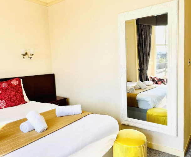 Lovat Hotel