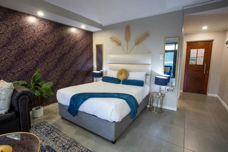 uSHAKA WATERFRONT - SUPERB STUDIO SERENITY