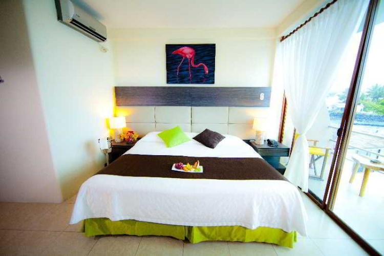 Standard room with partial sea view
