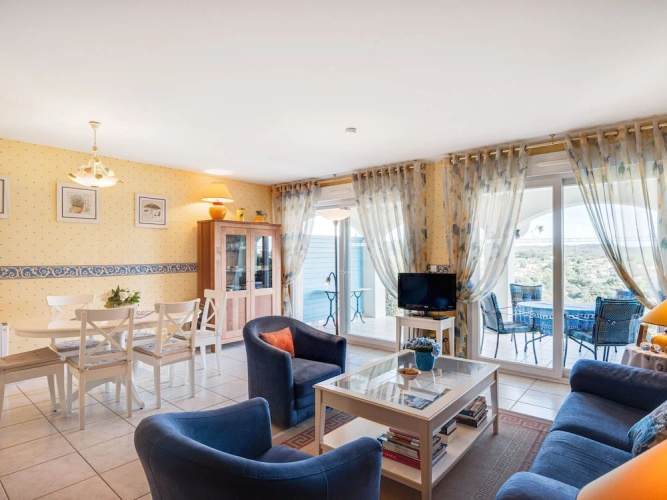Modern Holiday Home in Saint-raphaël With Private Pool