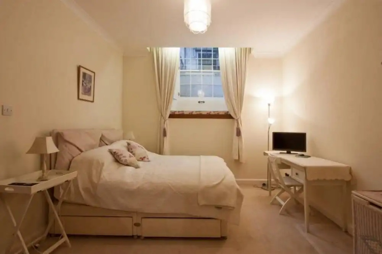 Abercromby Place Apartment