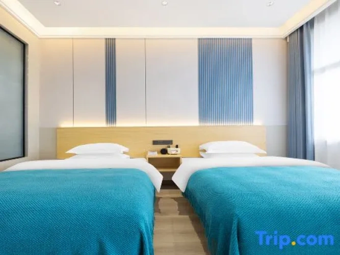 Standard Twin room with mountain view