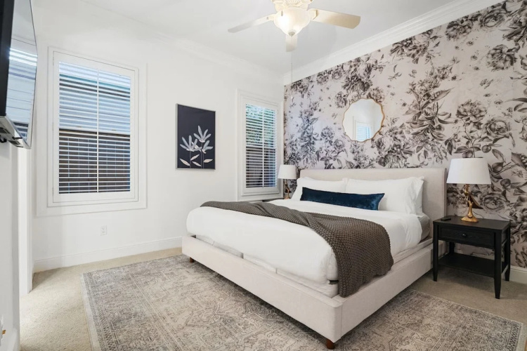 Chic & Secluded 4 BDR in Desirable Tarrytown!