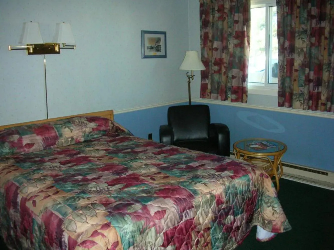 Adams Motel