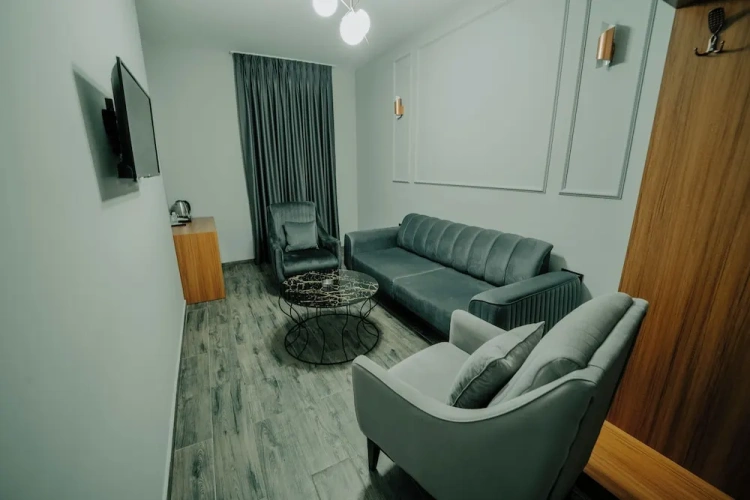 Deluxe Suite